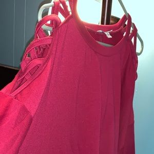 Women’s blouse with open shoulders